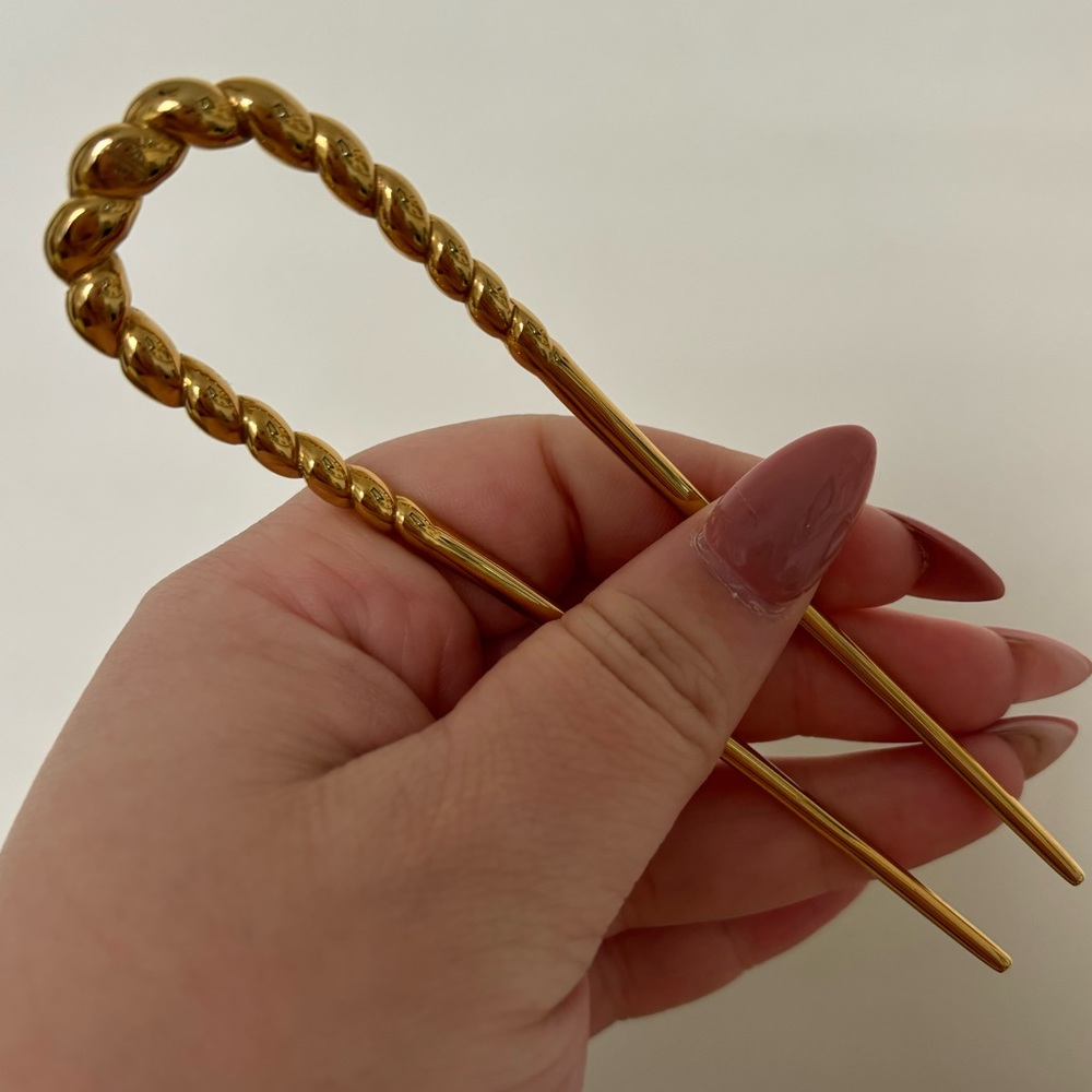 Deborah Pagani Rope DP Pin